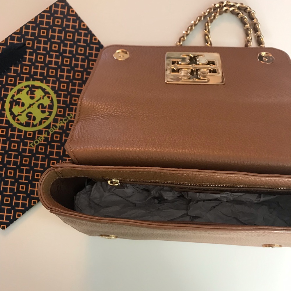 ▫️NEW▫️Tory Burch Britten Adjustable Shoulder Bag - Picture 5 of 8